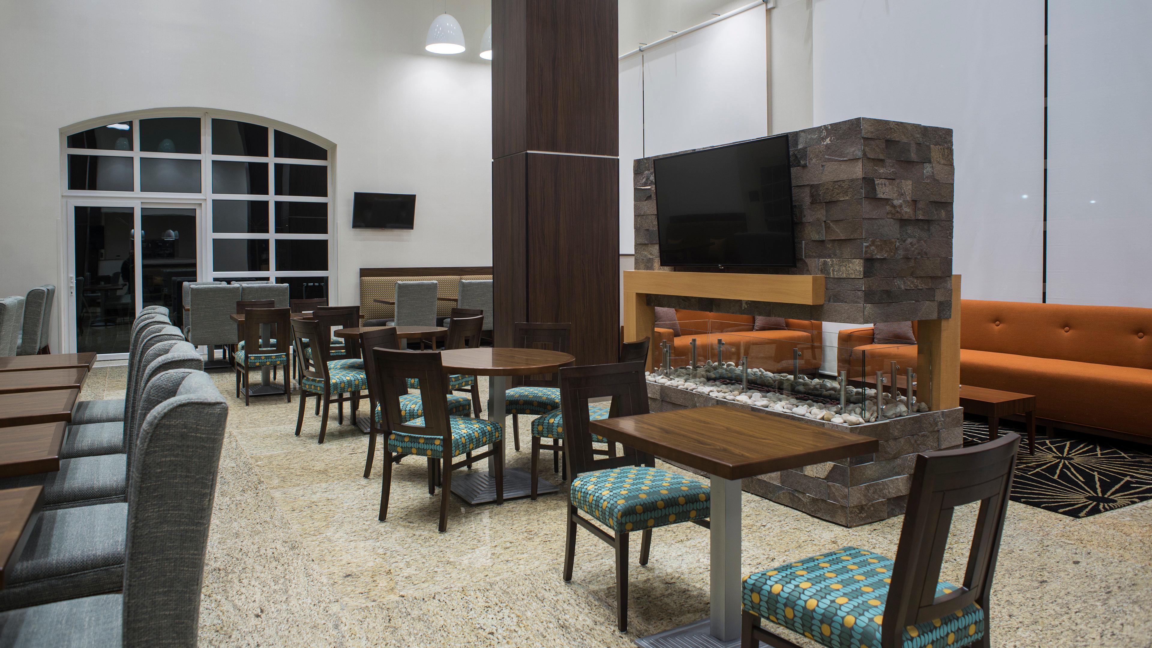 Staybridge Suites Puebla By Ihg Exterior foto